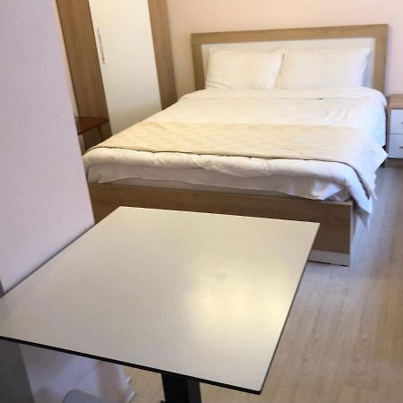 Itan'S Apartment-Lovely Guest Apartment In Center ติรานา ภายนอก รูปภาพ